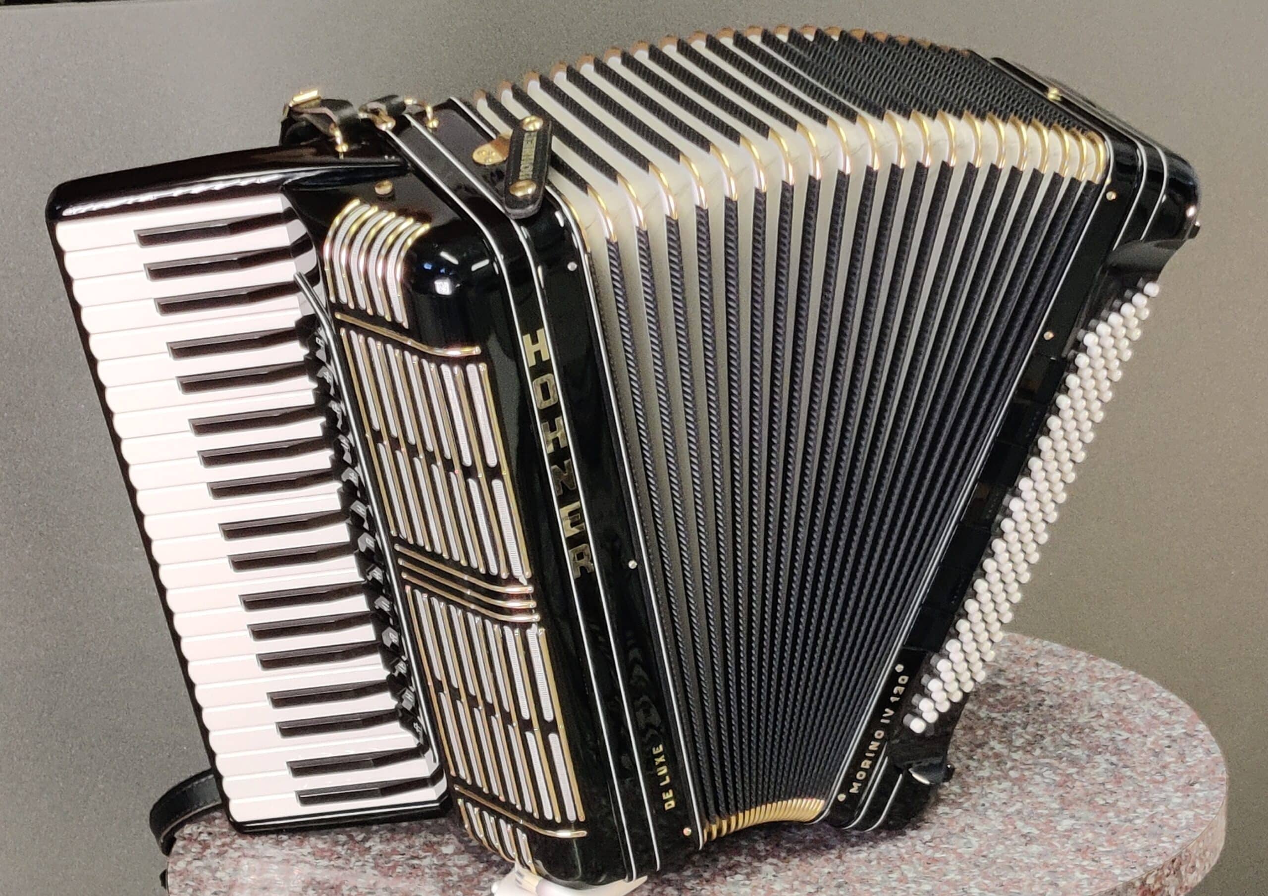 Hohner Morino IV 120 De Luxe - Image 5