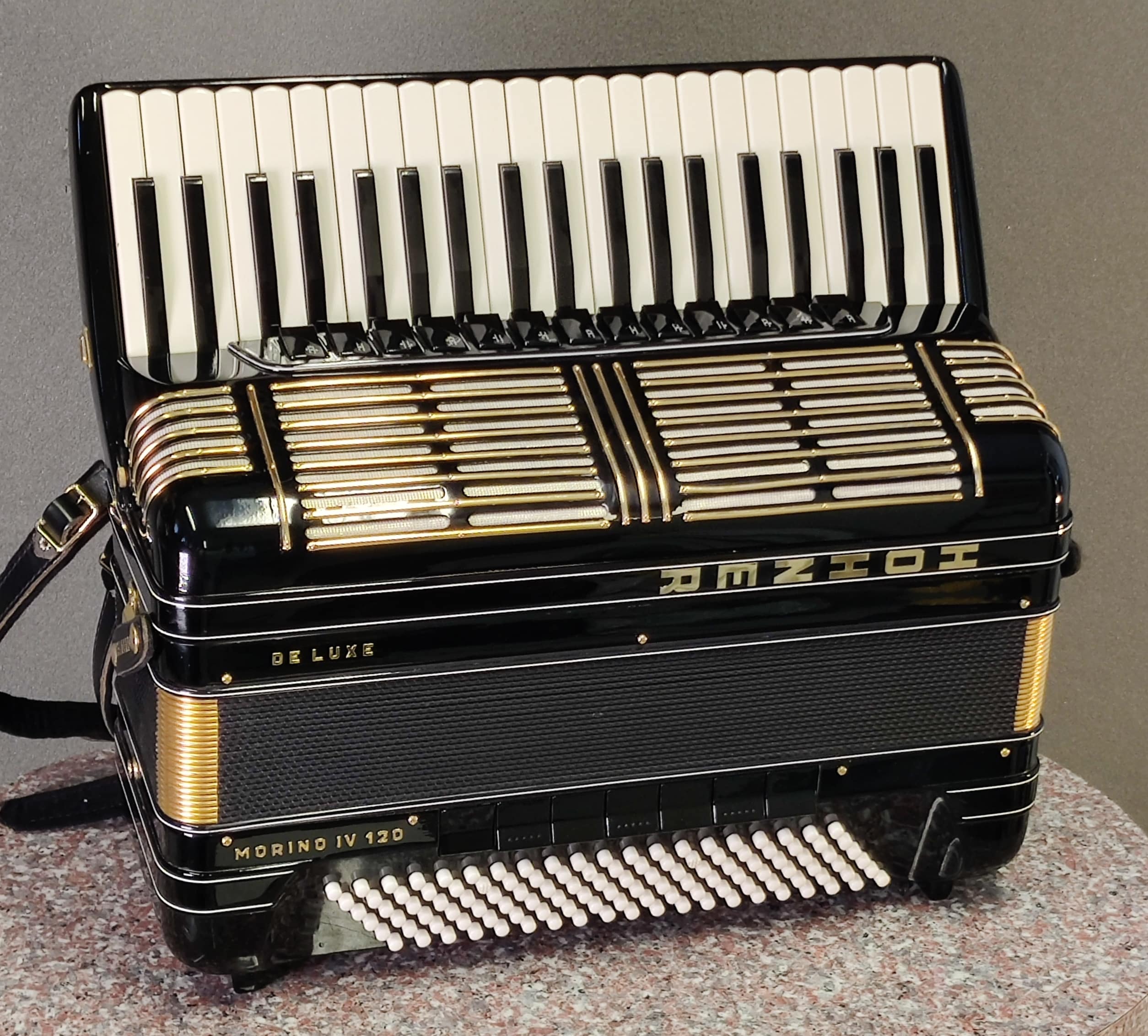 Hohner Morino IV 120 De Luxe