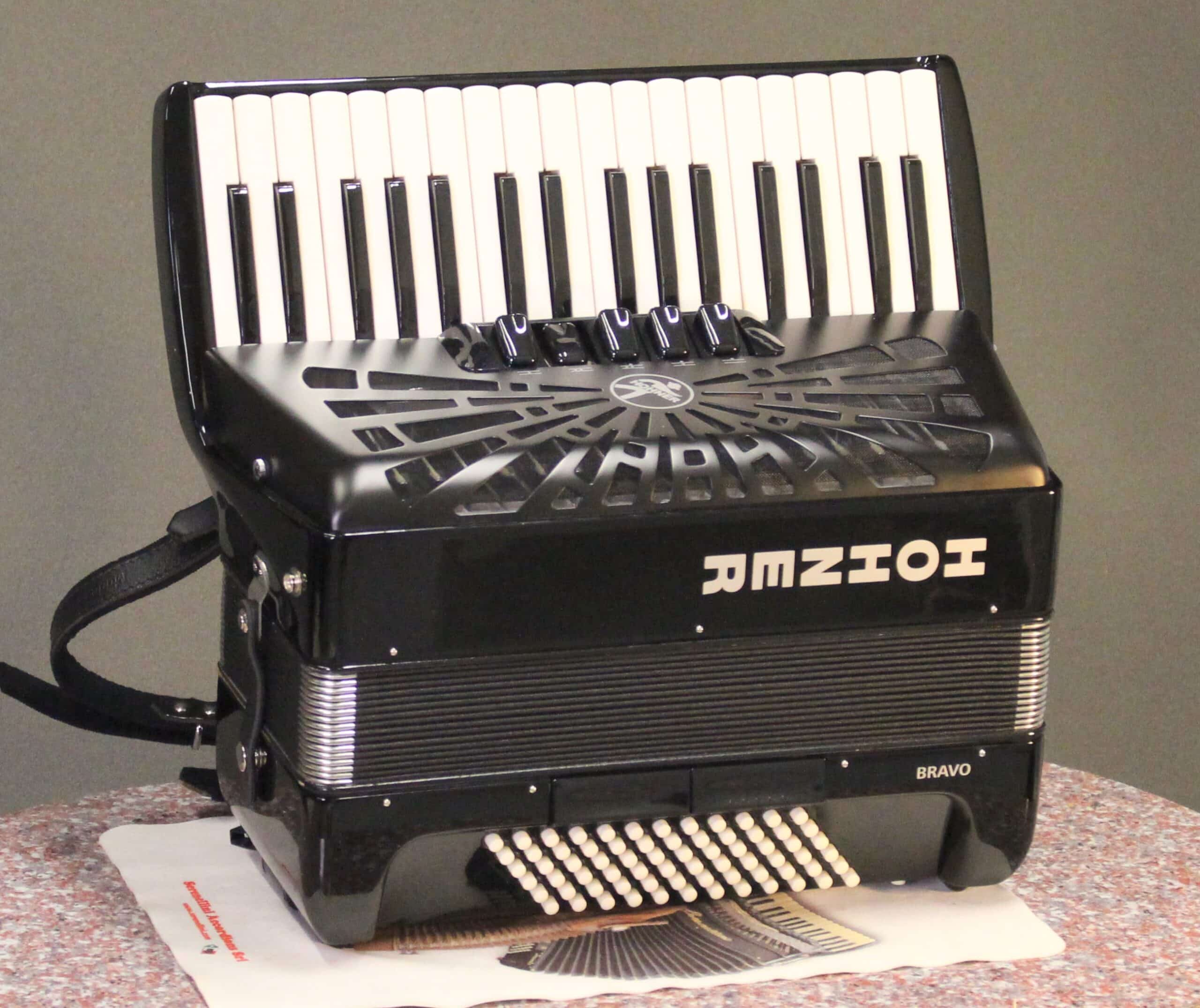 Hohner Bravo 72
