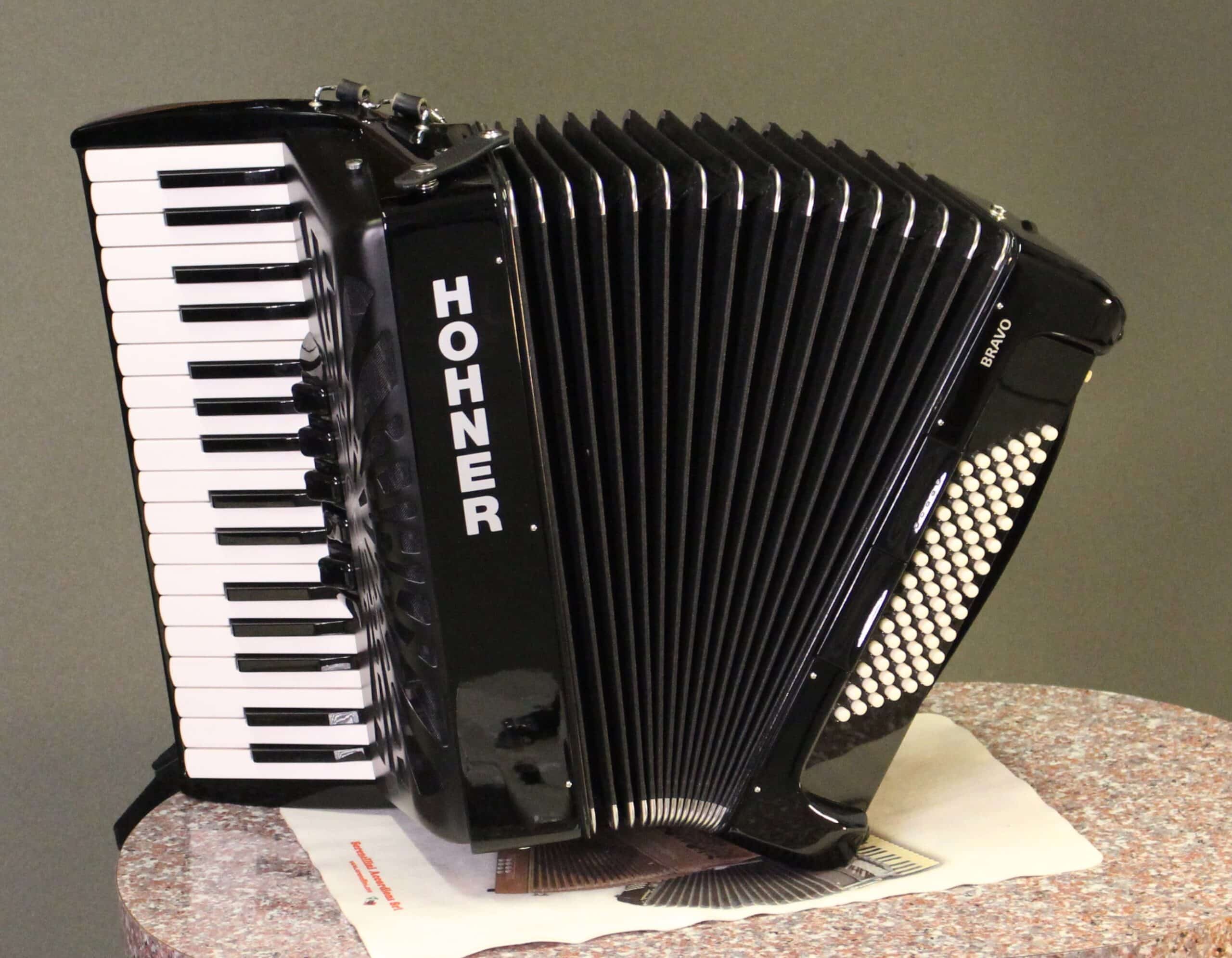 Hohner Bravo 72 - Image 3